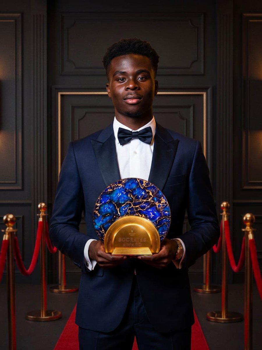 popular006's tweet photo. 🚨🏴󠁧󠁢󠁥󠁮󠁧󠁿 𝐎𝐅𝐅𝐈𝐂𝐈𝐀𝐋 | Bukayo Saka (25) has won the Sócrates Award! ✅🏆

This award honours footballers for their humanitarian work! 👏 https://t.co/bLYC2vi3Vg