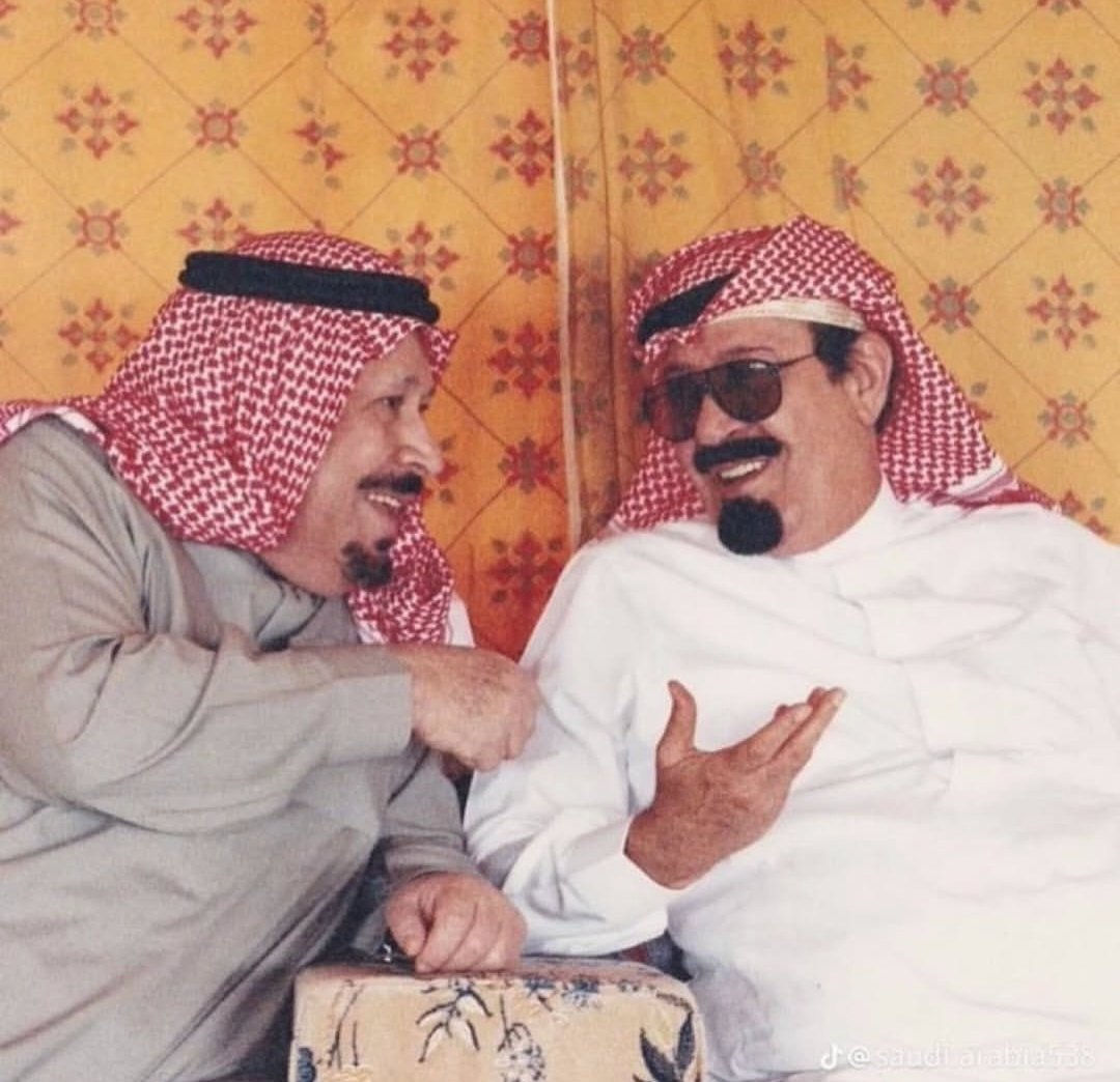 Mahamdsalem36's tweet photo. الملك عبدالله بن عبدالعزيز آل سعود 
واخيه الأمير بدر بن عبدالعزيز آل سعود 
رحمهم الله https://t.co/8pSTHLMrVL