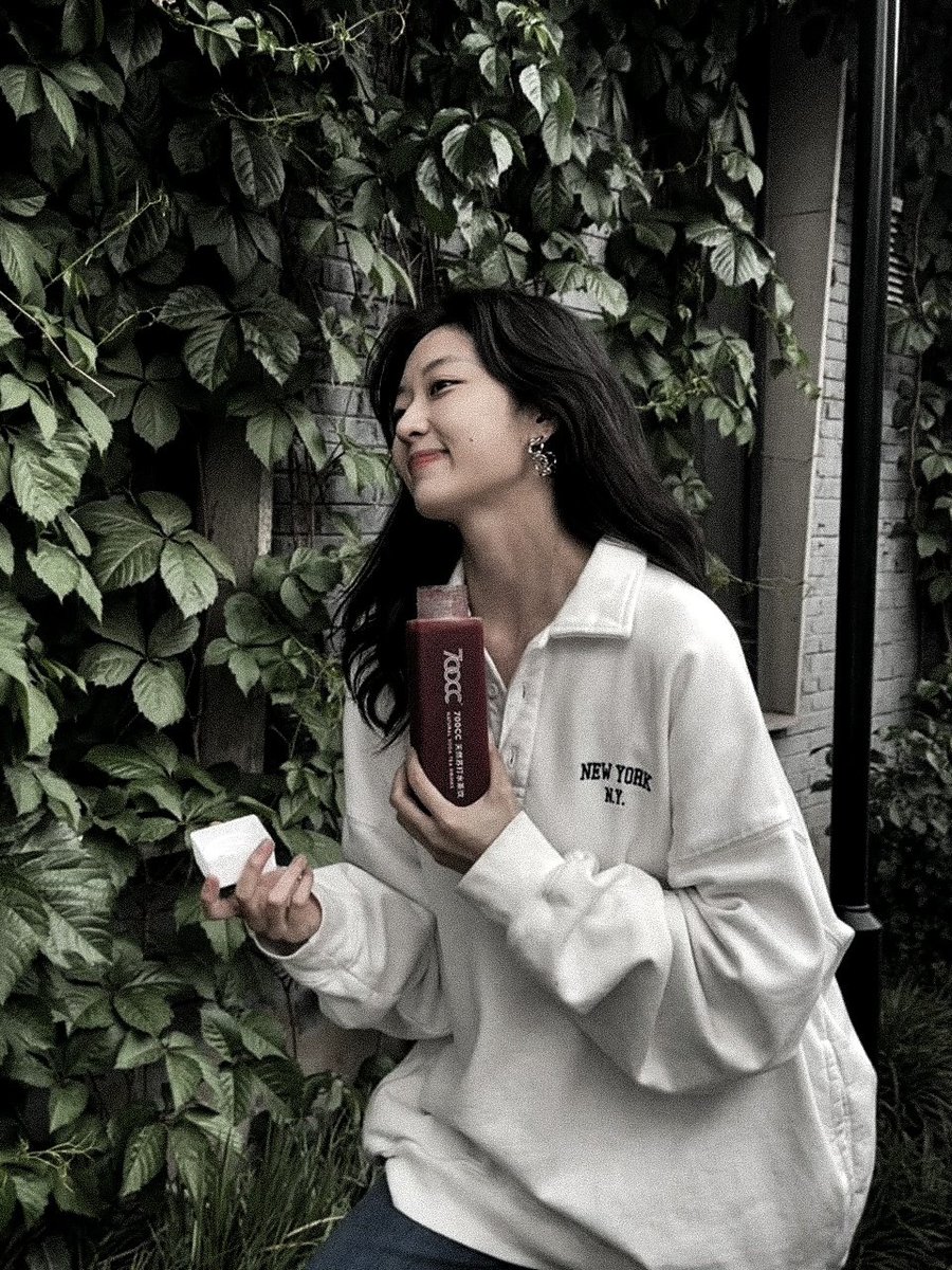 arteaistic's tweet photo. ㅤ
Weather's a lil chilly today, so I walk around my neighborhood, find something to eat. Breakfast? Brunch? Idk, it was getting close to noon anyway. Guess what, I ended up buying juice instead 😬
ㅤ https://t.co/8Cn3sEk20C