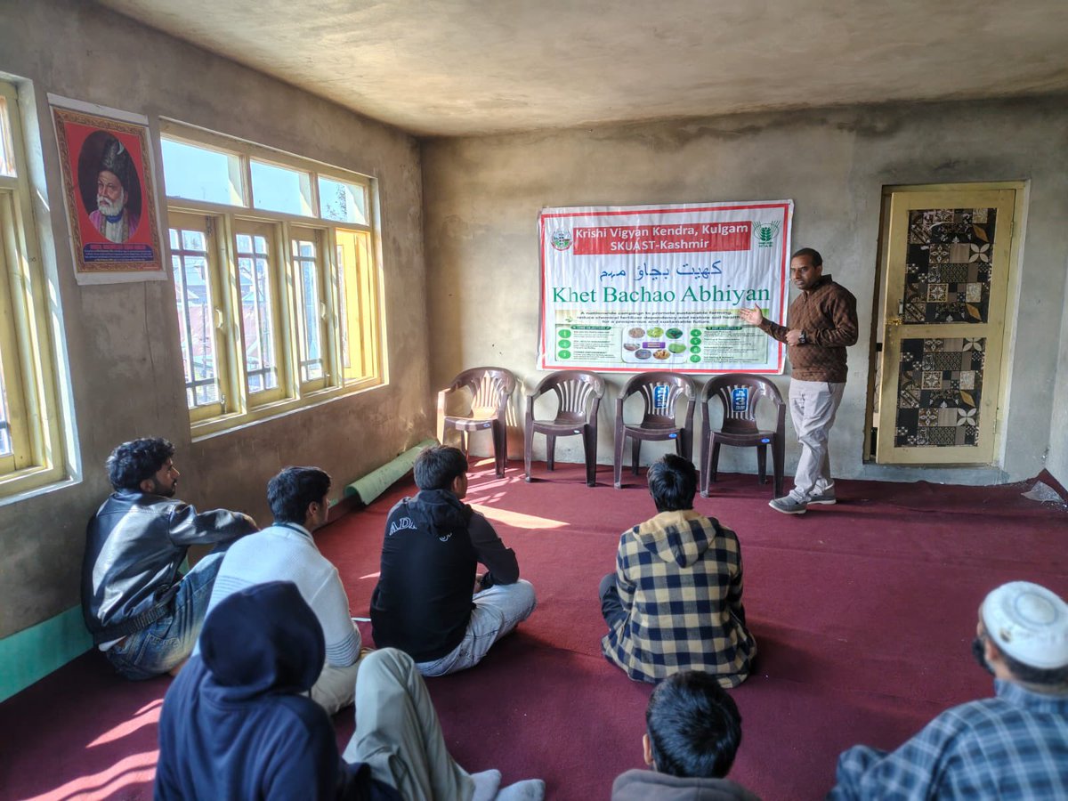 kvkkulgam's tweet photo. Krishi Vigyan Kendra (KVK)-Kulgam, SKUAST-Kashmir, in collaboration with the Department of Agriculture, Kulgam, organised awareness programmes under the nationwide Khet Bachao Abhiyan at K. B. Pora and Nihama.
#icar
#atari
#skuastkashmir
#khetbachaoabhiyan https://t.co/Rdx1oHHZlO