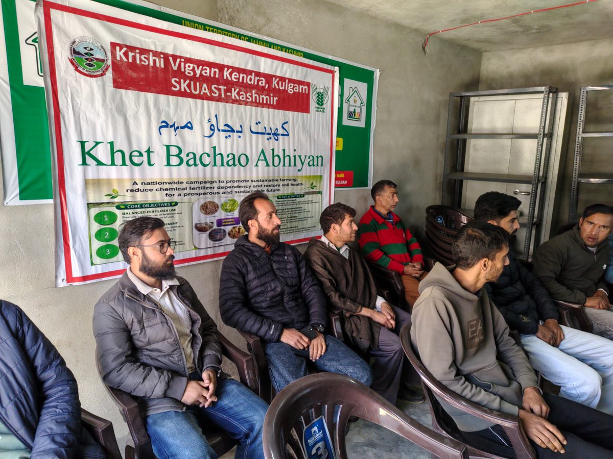 kvkkulgam's tweet photo. Krishi Vigyan Kendra (KVK)-Kulgam, SKUAST-Kashmir, in collaboration with the Department of Agriculture, Kulgam, organised awareness programmes under the nationwide Khet Bachao Abhiyan at K. B. Pora and Nihama.
#icar
#atari
#skuastkashmir
#khetbachaoabhiyan https://t.co/Rdx1oHHZlO