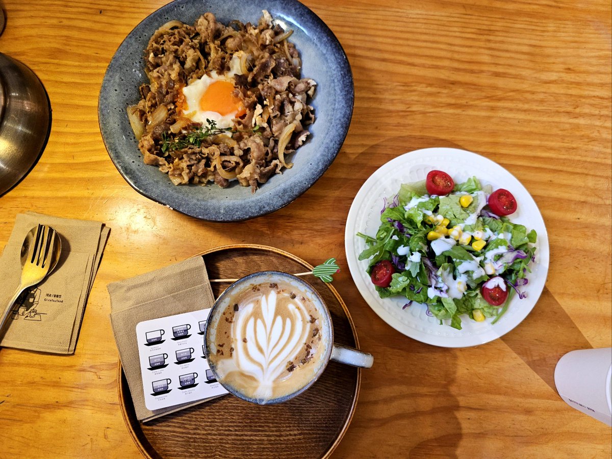 makimaki_mcm's tweet photo. [今日はお気に入りの隠れ家カフェで、こっそり美味しいサンドイッチを堪能！] https://t.co/fFPtmDtvHA