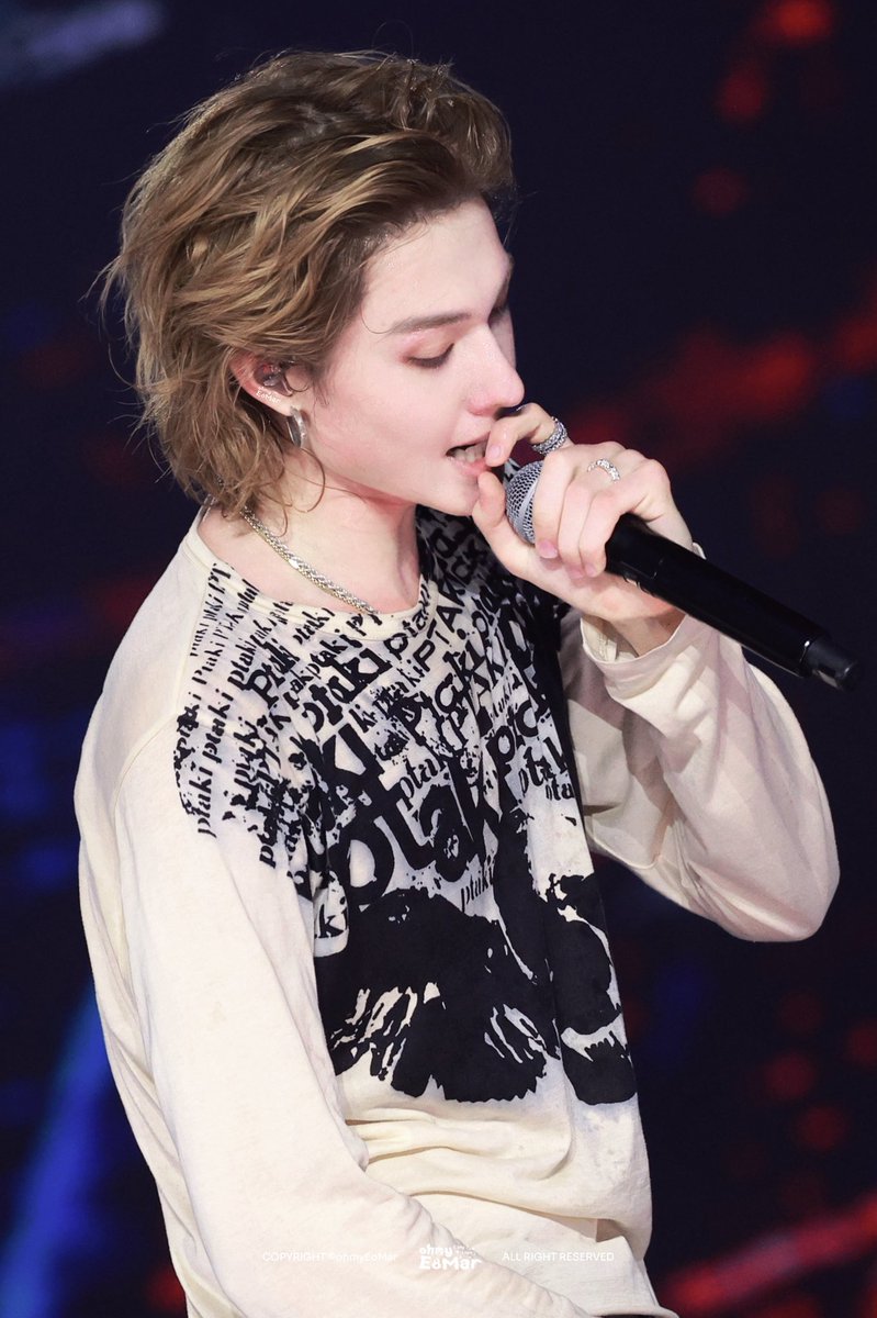 MyTinny08's tweet photo. @martinfinity_ OLYMPIC VOCALIST MARTIN CORTIS delivers flawless SINGER harmonies

#MARTIN #마틴 https://t.co/XLTrr5sH9g