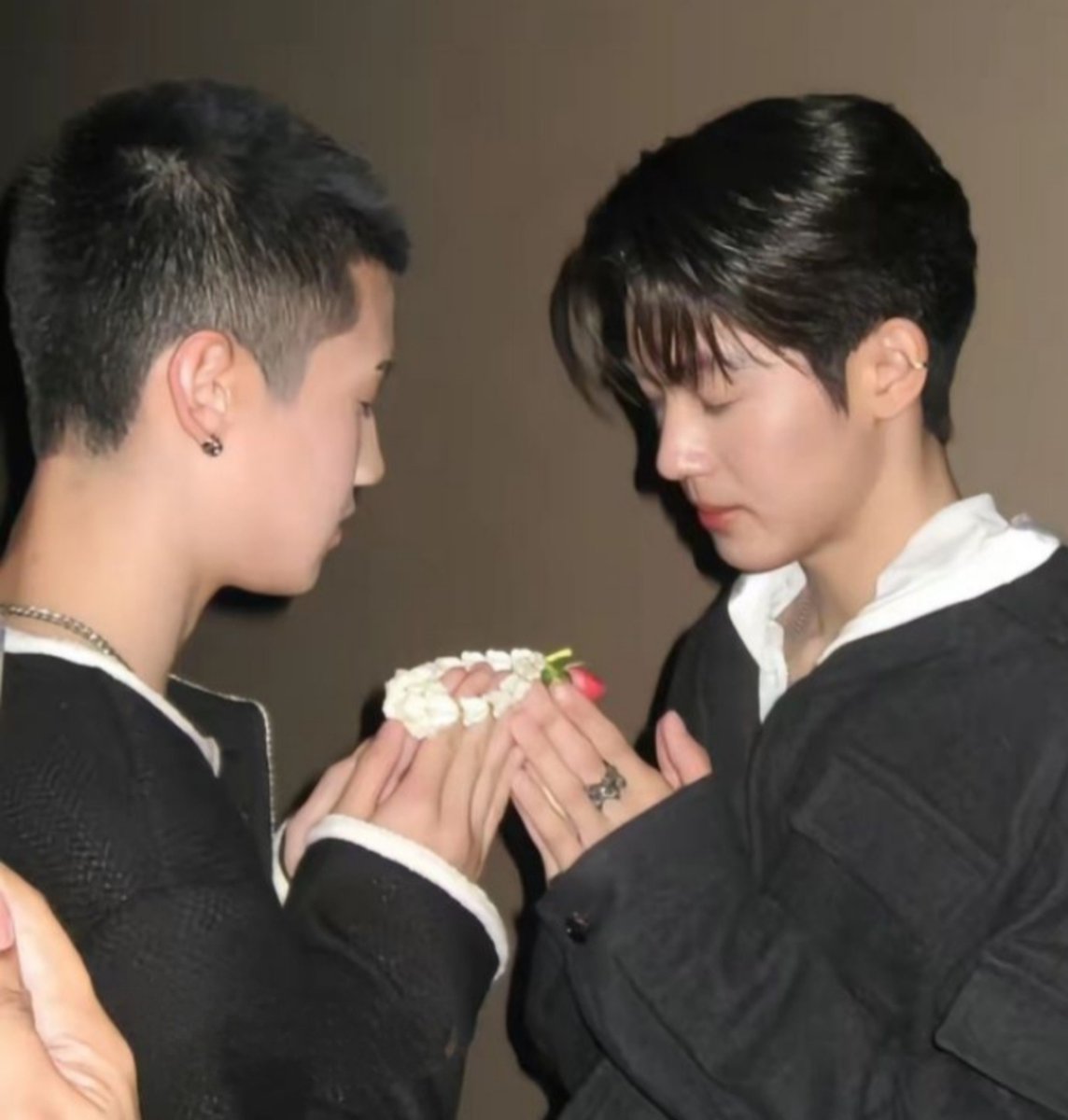 somondpro's tweet photo. OMGGGG i'm so scared abt almondprogress series 2027 with damn good plot, good direction, good casts, good acting, good editing, good cinematography, good kissing, good ending, good promotion, good luck deh pokoknya bcs u attract WHAT U FEAR🤲🏼🤲🏼🤲🏼 amen. https://t.co/vl9CCHrJUX