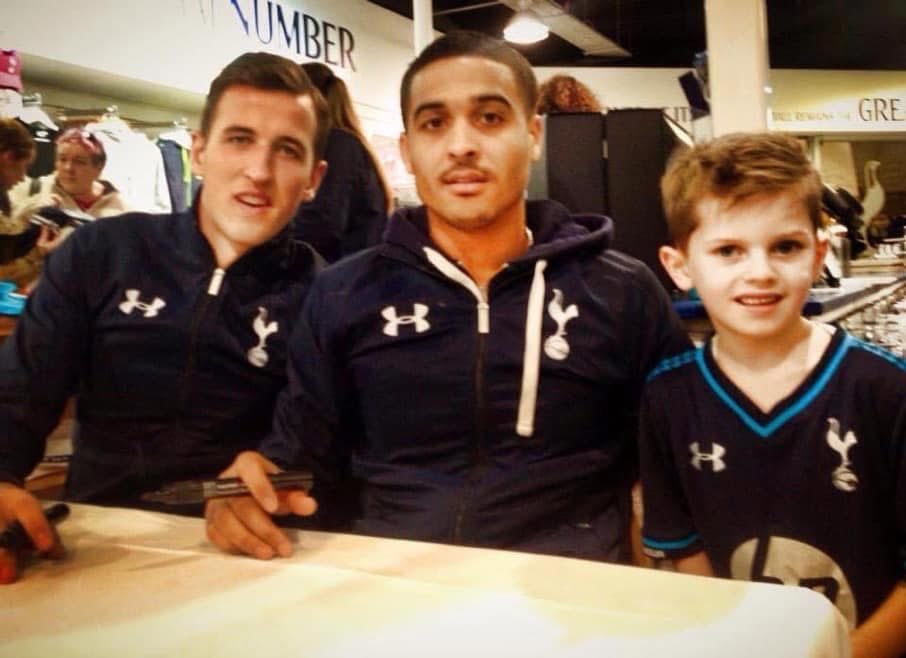 JaiP72's tweet photo. My son was devastated when Bale left. Erik Lamela was doing a meet and greet fans at Harlow Spurs store. He didn’t turn up and some kid called @HKane did. My son was devastated and wanted to leave but told him you never know how these kids turn out. We stayed. 2013.  #BallonDor https://t.co/onns0swhMY