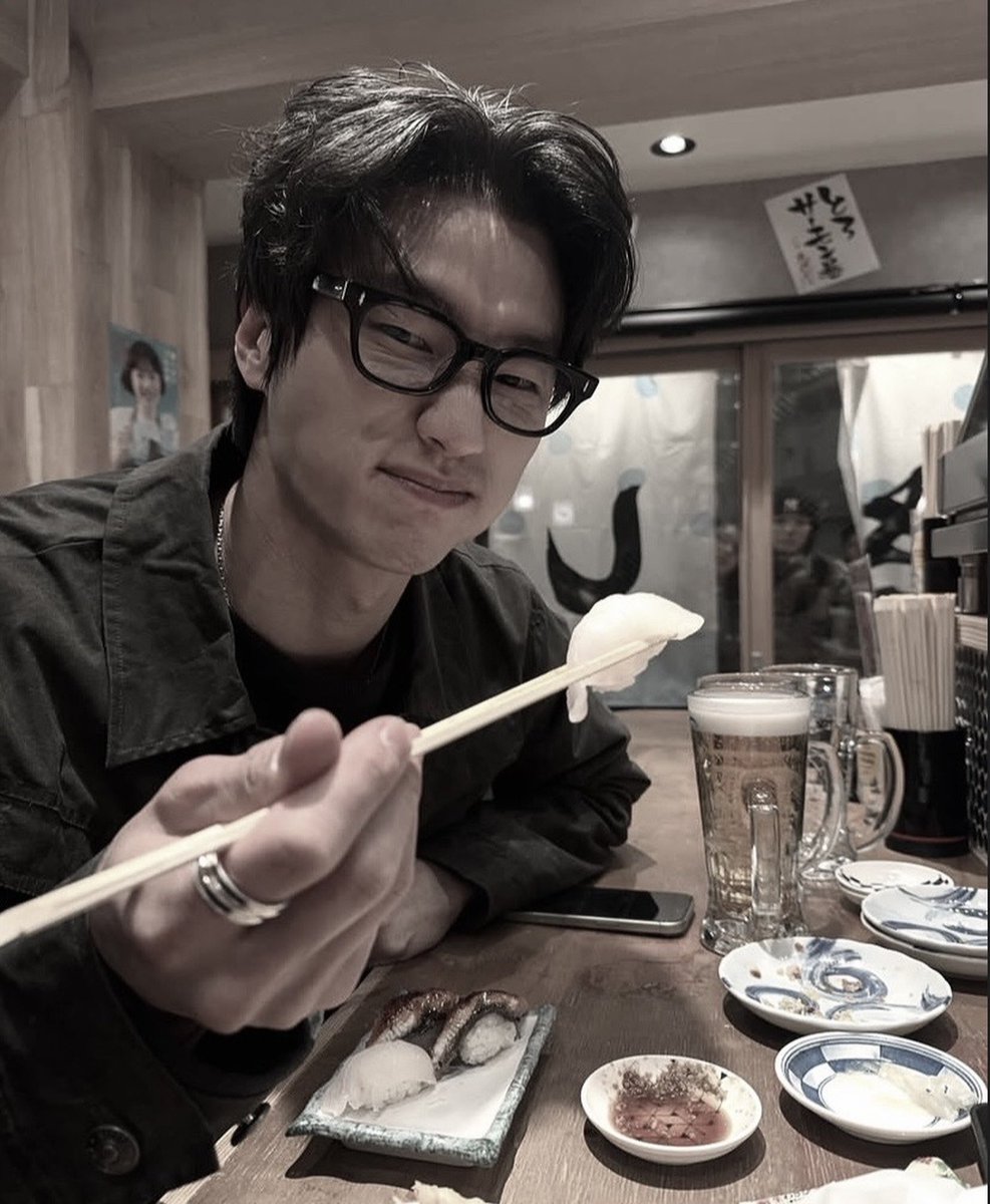 desireignited_'s tweet photo. After an exhausting day, an evening stroll followed by a sushi dinner felt perfect—just the thing to turn around a rather bad mood. https://t.co/eZPaOM6rHl