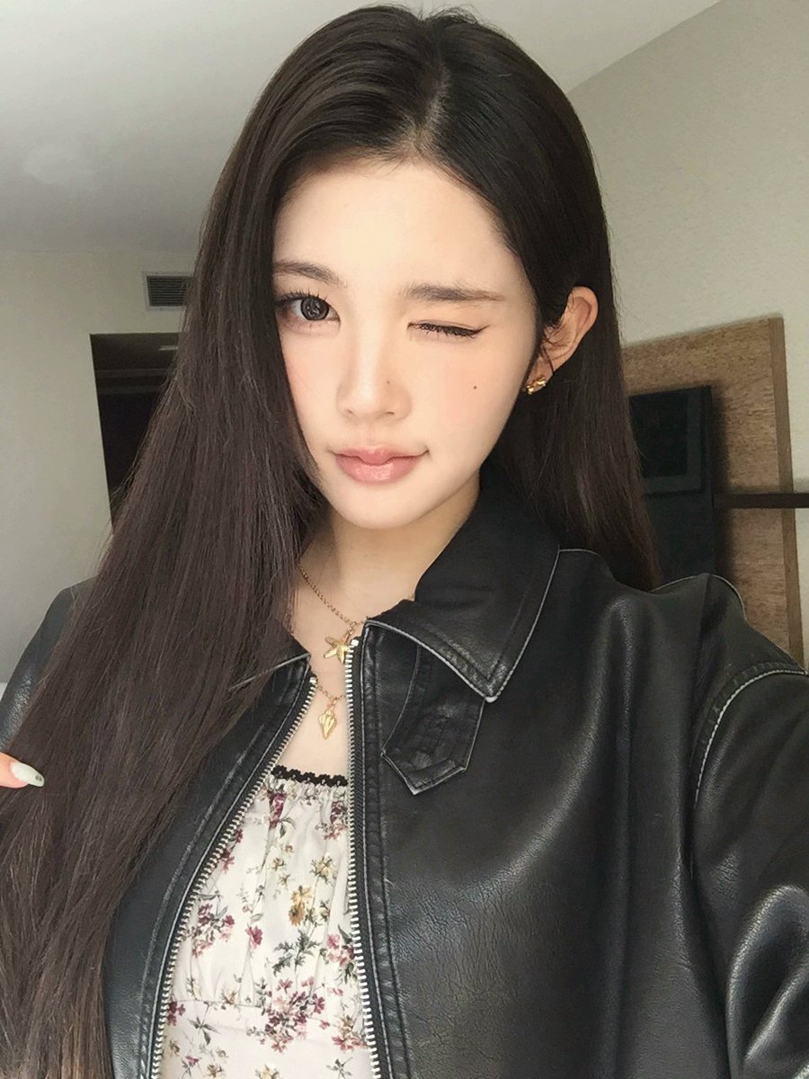 galaerry's tweet photo. MAHADAHSYAT NOH YUNA LEATHER JACKET https://t.co/ezbxhrQXyz