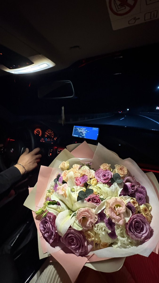 avervayuksel's tweet photo. merhaba dünya, ne kadar aydınlıkmışsın https://t.co/NJY7hb88V4