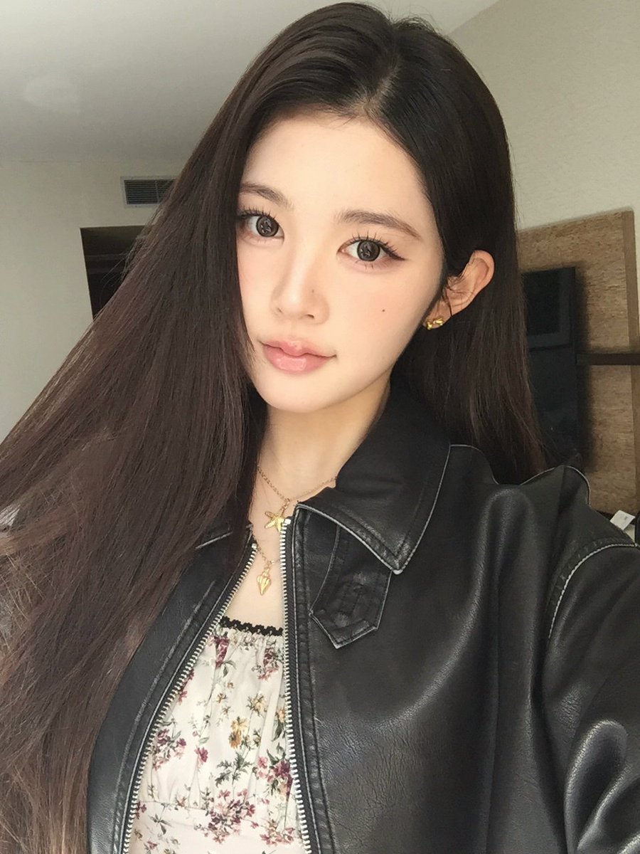 galaerry's tweet photo. MAHADAHSYAT NOH YUNA LEATHER JACKET https://t.co/ezbxhrQXyz