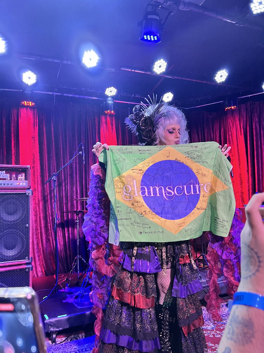 vo_chaos's tweet photo. São Paulo! Thank you so much for showing up despite it being such an important day for your country. I hope this became a night we’ll never forget. I am leaving for Peru right now, and I will miss you so much 😣😘 https://t.co/pX3tNsh40P