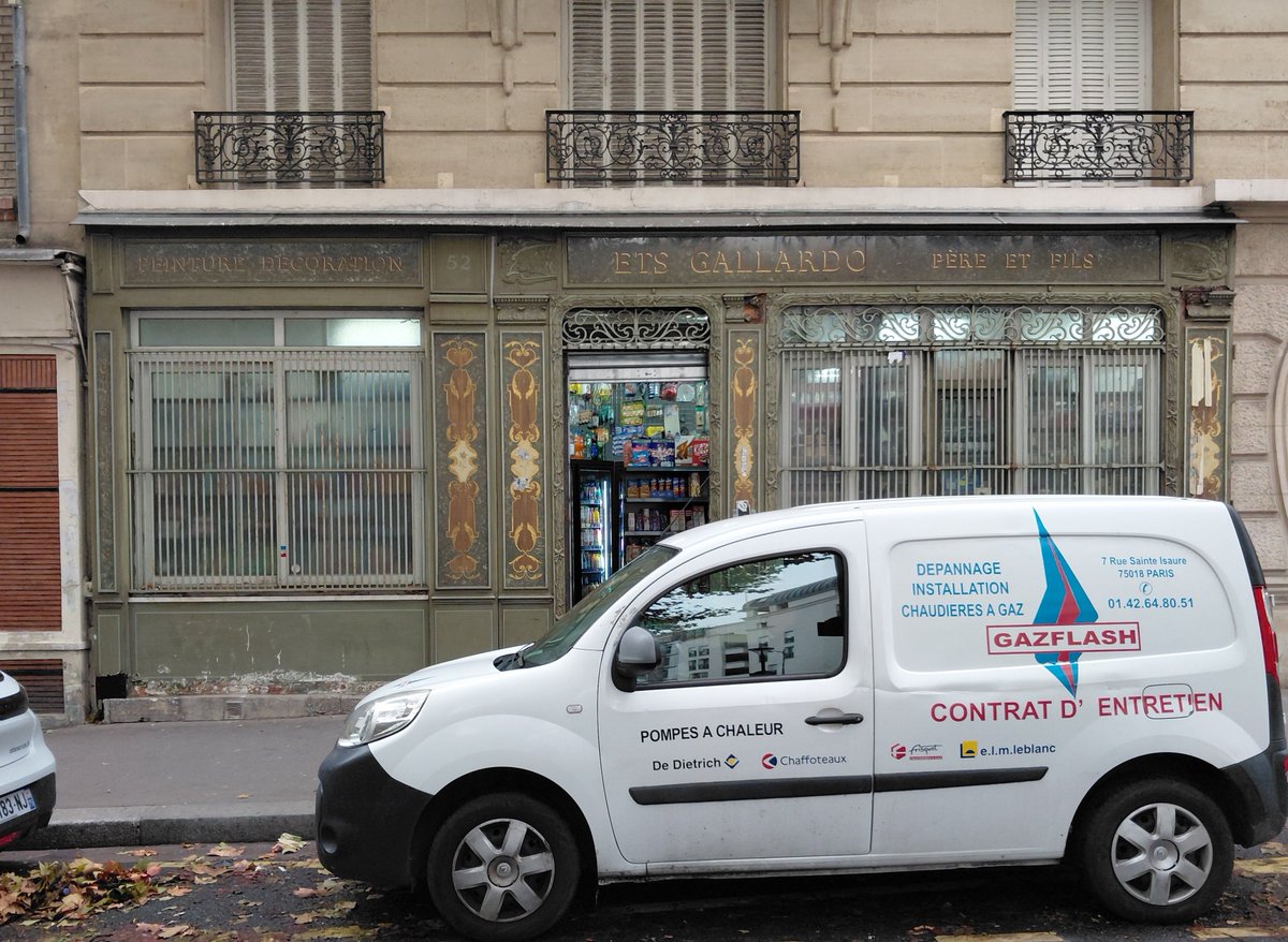 lou201306's tweet photo. Une balabe à Paris #paris https://t.co/cyY3Fi6KRS