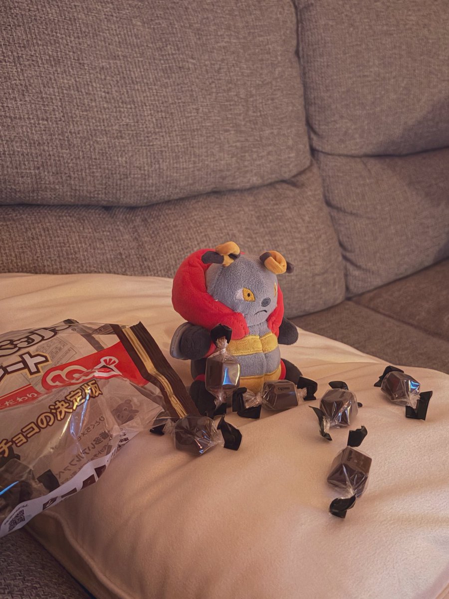 n10oooo's tweet photo. チョコレートも食べ始めました。
#ポケモンfit #バルビート https://t.co/TIlWRrRlwS
