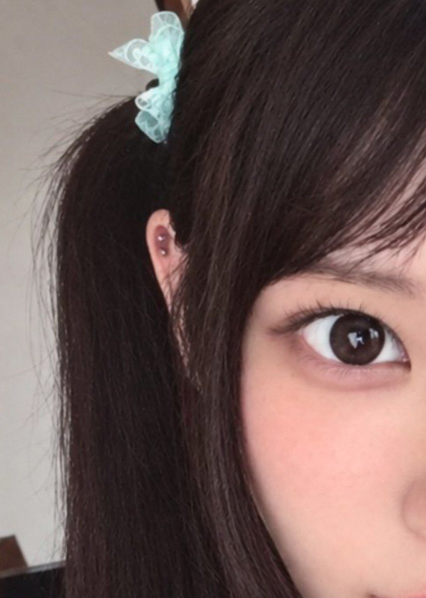 mokaspic's tweet photo. category is moka and her piercings ⋆˚࿔ https://t.co/9ezxgTmH4R