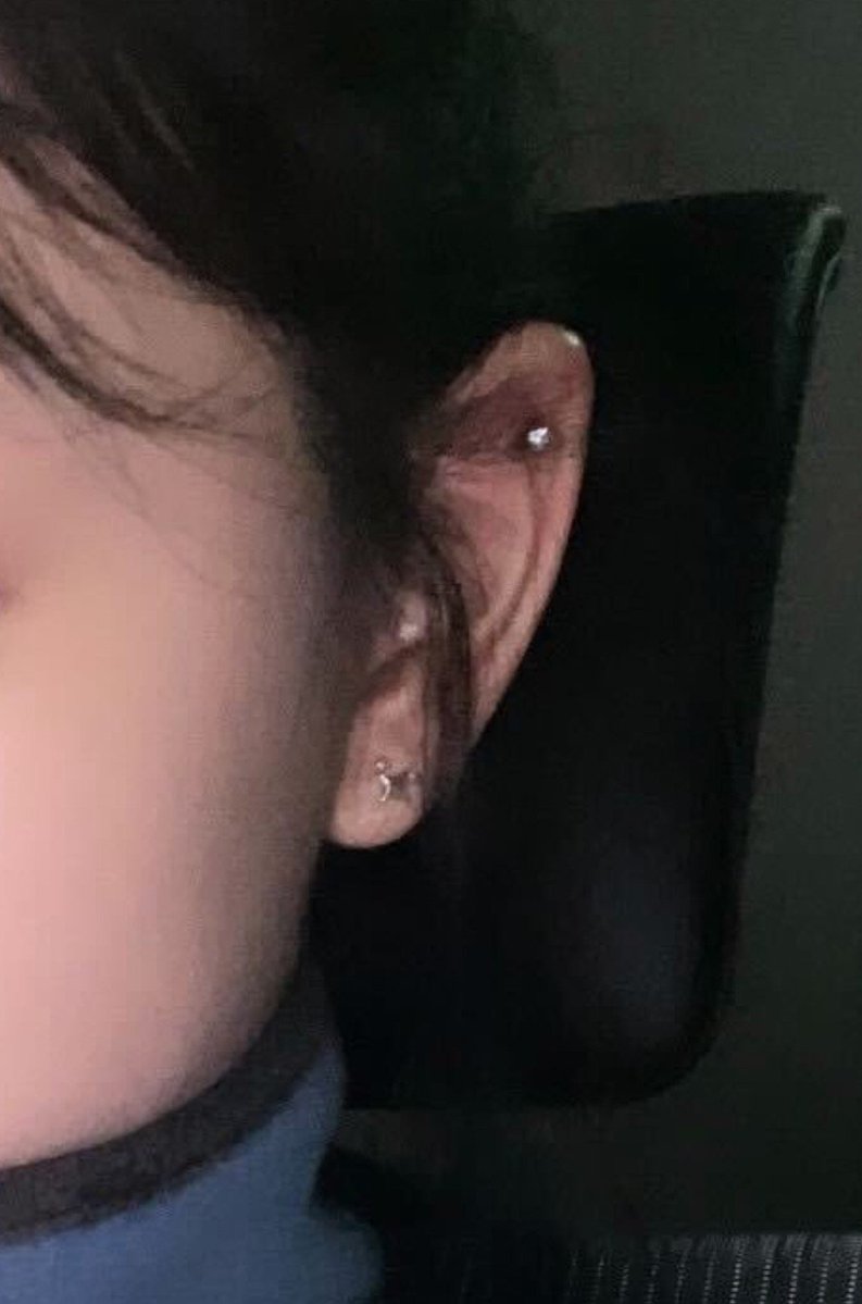 mokaspic's tweet photo. category is moka and her piercings ⋆˚࿔ https://t.co/9ezxgTmH4R