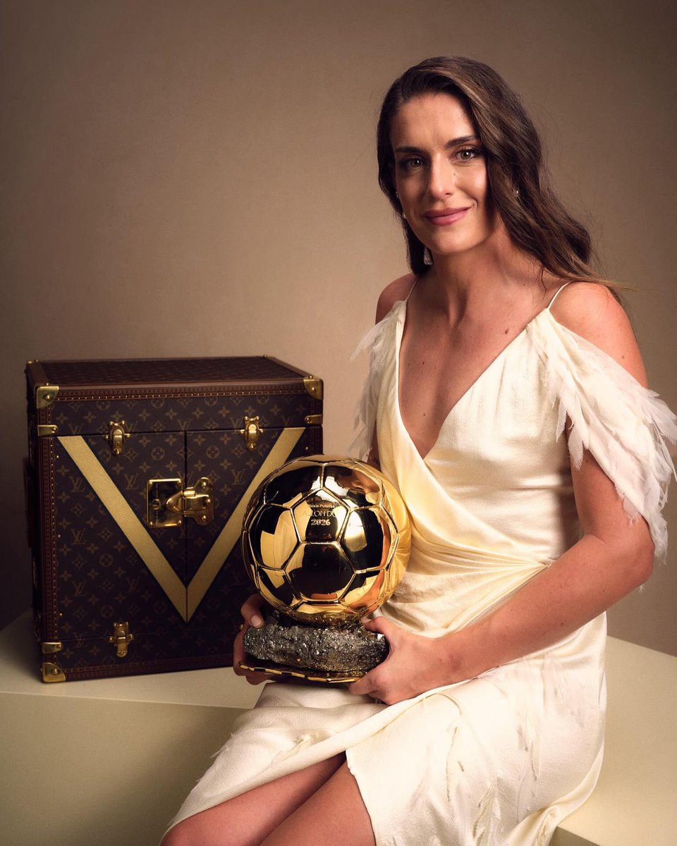 jlcats_'s tweet photo. Alexia Putellas for Louis Vuitton. https://t.co/IOh72UrCup