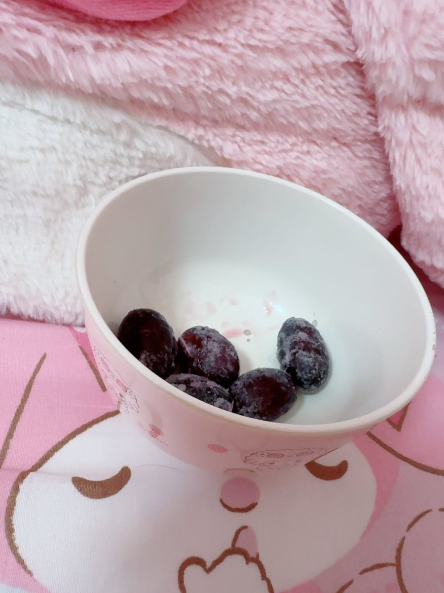 PNI9m's tweet photo. 凍ったぶどうおいしかった🍇 https://t.co/ezjjXRxRxY