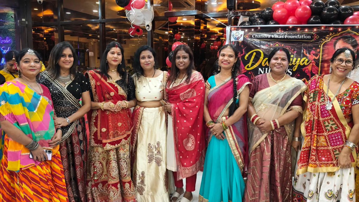 GeetaGupta_BJP's tweet photo. 🌸 लखनऊ के गोमती नगर स्थित पैराडाइज बैंक्वेट में चंद्र विकास फाउंडेशन द्वारा आयोजित ‘Dandiya Nights Celebration’ में सम्मिलित होकर पारंपरिक संगीत और डांडिया की उमंग का आनंद लिया। आयोजकों को हार्दिक बधाई! 🙏

#GeetaGupta #DandiyaNight #LucknowCentral #UPElection2027 https://t.co/rndPJrbYQH