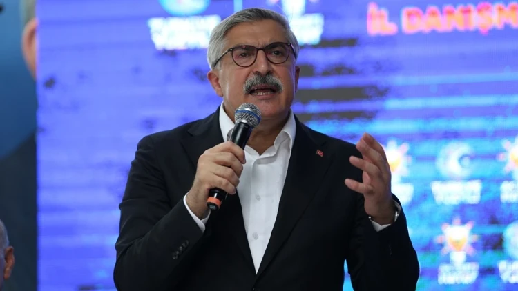 Tarafsiztvhaber's tweet photo. AK Parti Genel Başkan Yardımcısı Hüseyin Yayman:

“Şimdiye kadar 2 trilyon 300 milyon dolar, PKK terörüyle mücadeleye harcandı. 

Eğer bu para terörle mücadeleye harcanmamış olsaydı, Türkiye'de kişi başına düşen milli gelir 30 bin dolar olacaktı.” https://t.co/zxuCpQ4LxC