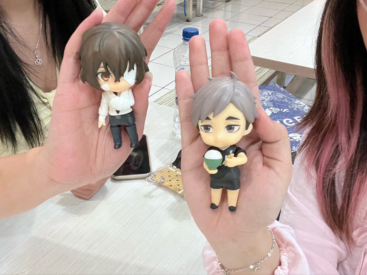 dolpinkpya's tweet photo. "bawa nendo osamu yaa"
"okee"

? https://t.co/B5zYlND16z