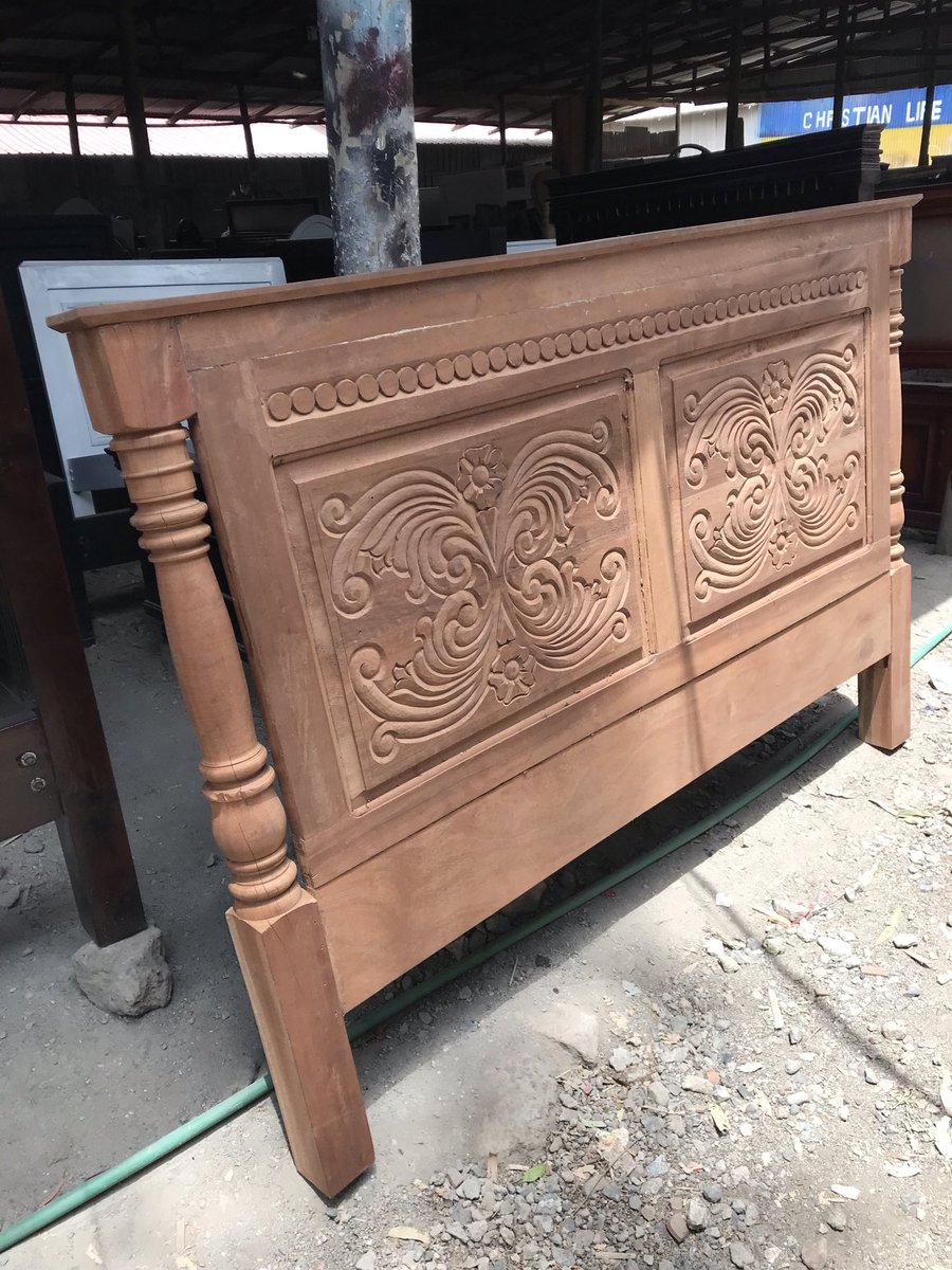 LayedInteriors's tweet photo. As usual we keep you posted on best woodwork pieces ,

Mahogany hardwood king size coming through as prescribed by chief artisan,keep it here for the masterpiece https://t.co/lpKCoutXIk