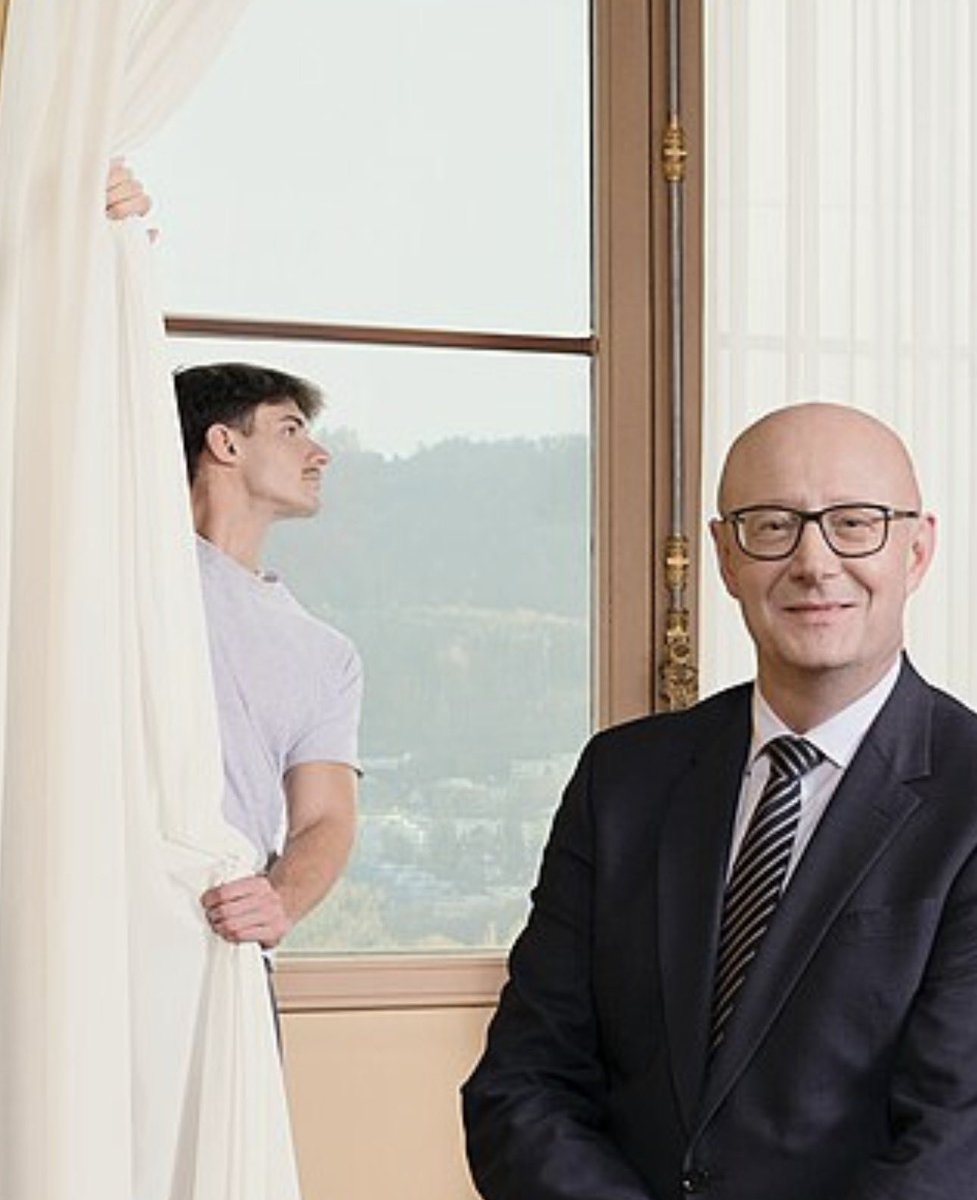 pacific_zephyr's tweet photo. can someone explain to me why this is the official photo of the Swiss Federal Council https://t.co/XnV0vusdof