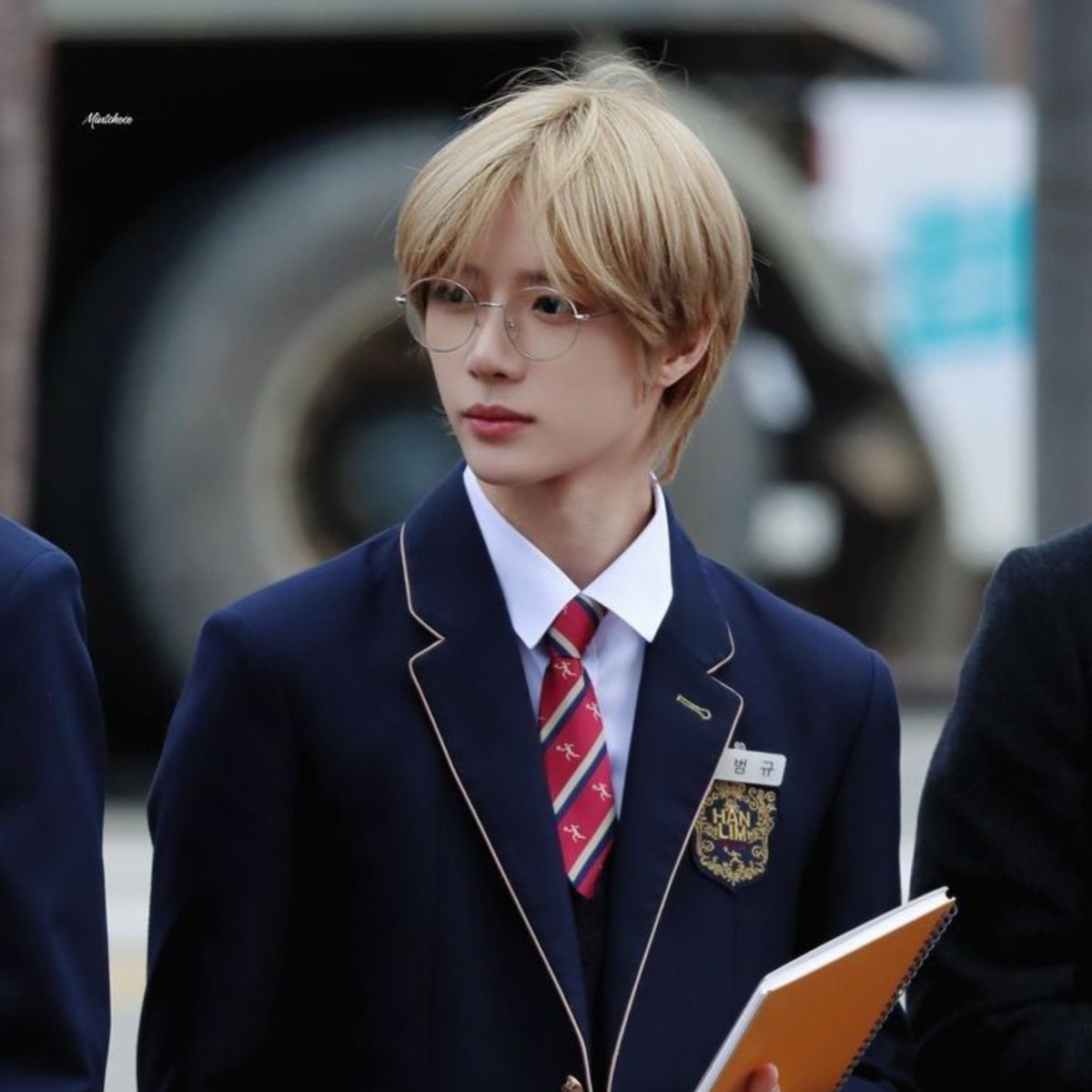 ghostingsoobin's tweet photo. the crush we’d all have at university https://t.co/qXVhx8VoYJ