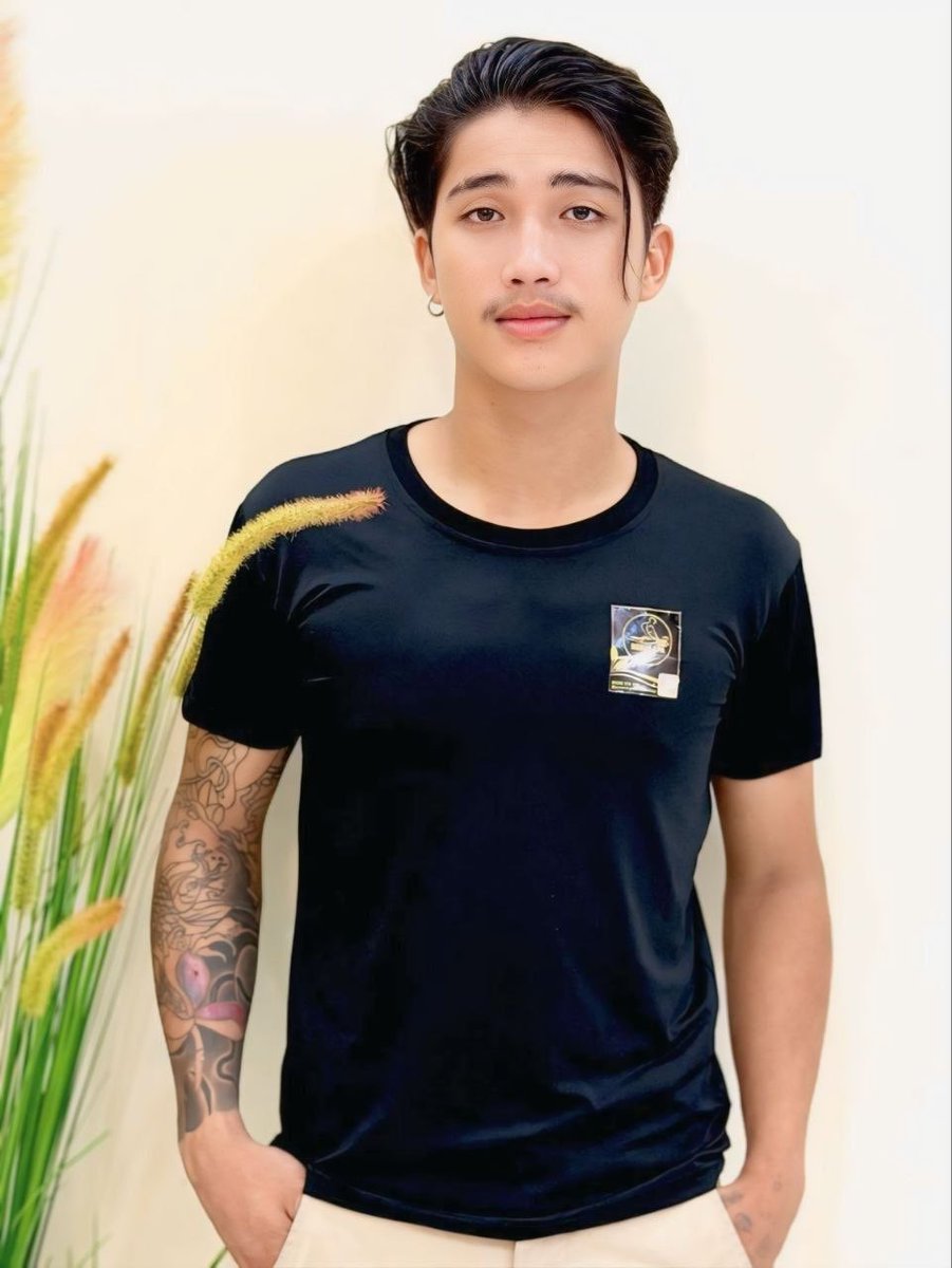 sovanneth11's tweet photo. ទំរងមុខអេមរបស់ក៏ល្អចង់បានឆាតមកបាន$$
@vaneth12345 https://t.co/TEqAG1AefA