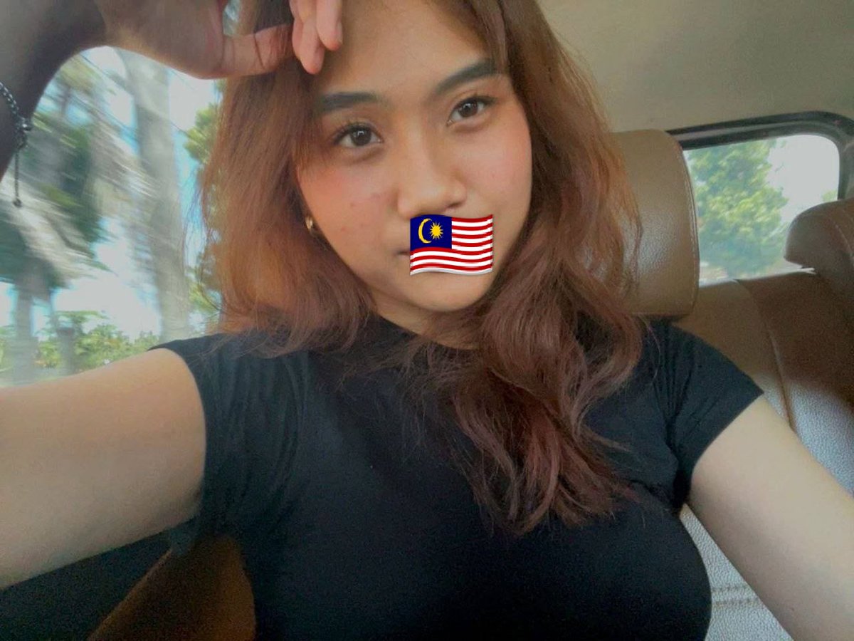 Azahraintannn's tweet photo. Cerr citeee first experience Korang,bila lick pussy, sedap tak?🙈 https://t.co/ArfKs6em62