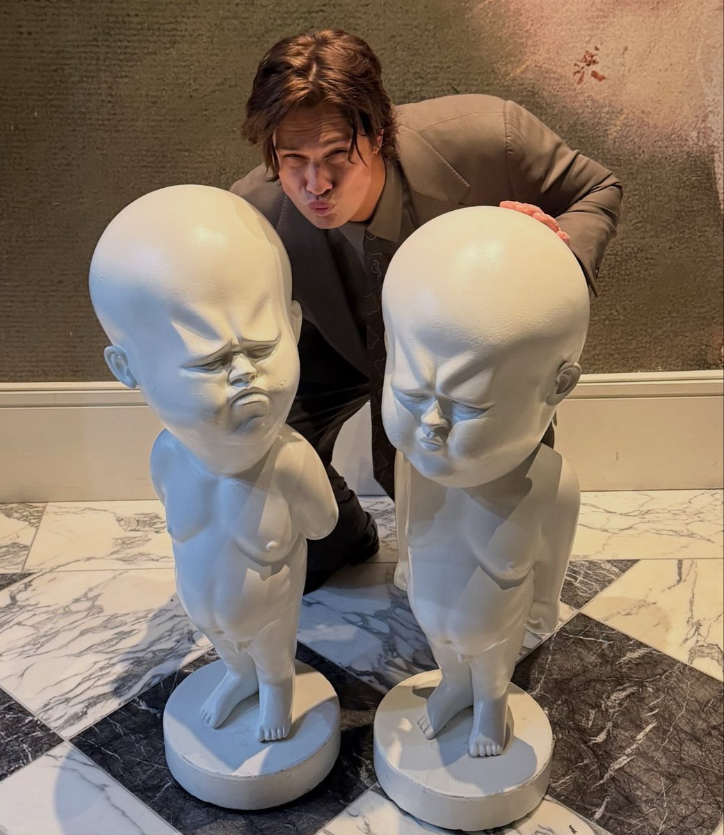 galitmagazine's tweet photo. the nicholas galitzine pout https://t.co/OjNTasJYfd