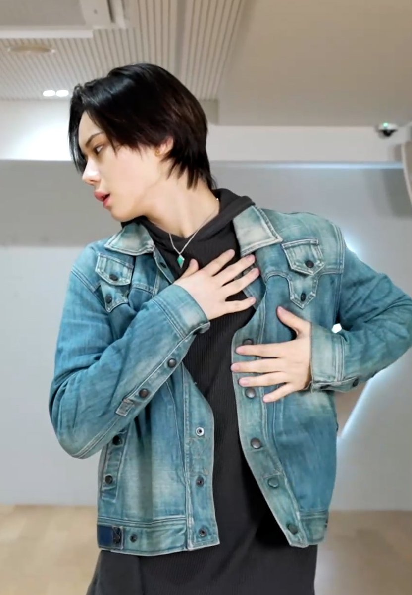 ohyoulic's tweet photo. ganteng banget sumpah naksir hebat😞 https://t.co/8migkQgpaH