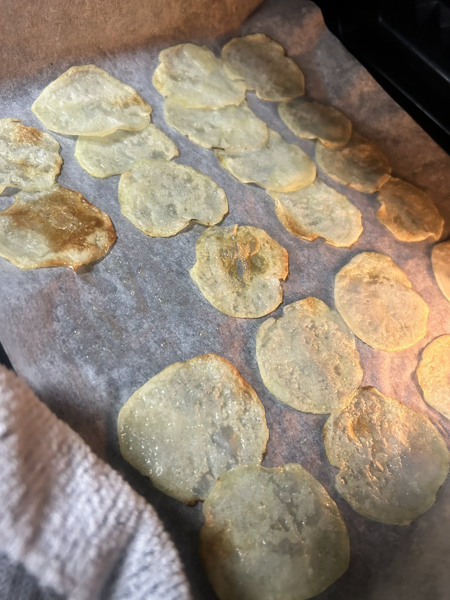 _oiio0331's tweet photo. どうしてもポテチ食べたい時は作るようにしてる🥔

 #ダイエット垢と繋がりたい 
 #ダイエット記録 
 #筋トレ初心者 
 #フォロバ100 https://t.co/uRgXAXCQeq