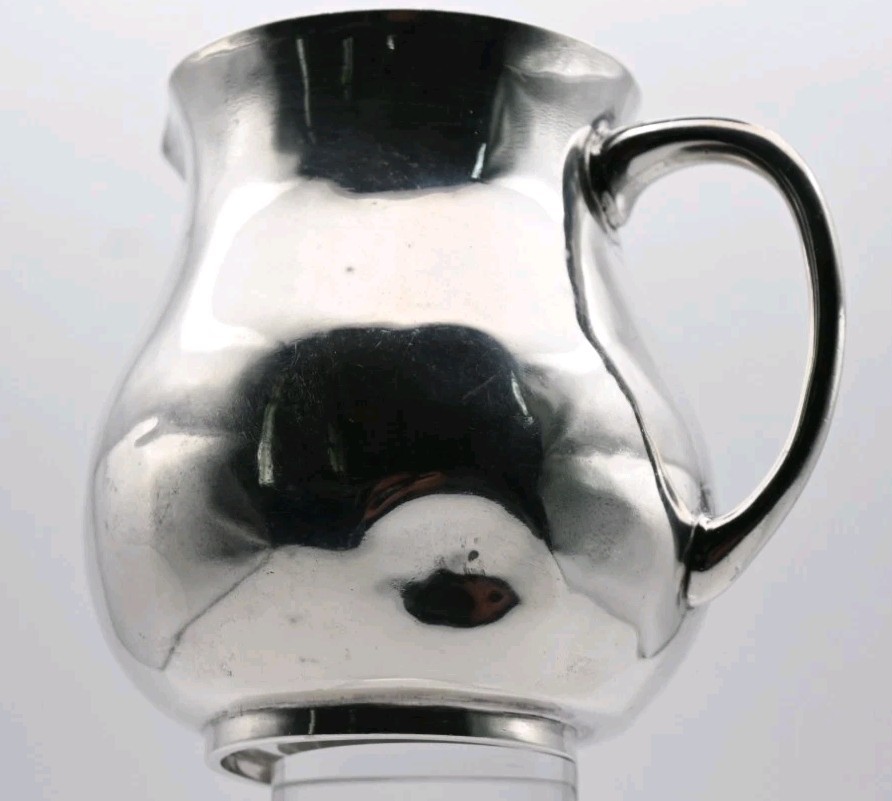 Berth_Antiques's tweet photo. Sale on now! Rare Duchess of Sutherland Cripples Guild silver jug, DSCG, Arts &amp; Crafts, £2,589.99. Extra 5% off with code BERTHHALLOW26 until 14 Nov. Want help valuing your item? Message me. https://t.co/kBP8CNYDSV #ArtsAndCrafts #AntiqueSilver https://t.co/Q8tGqFmPaL