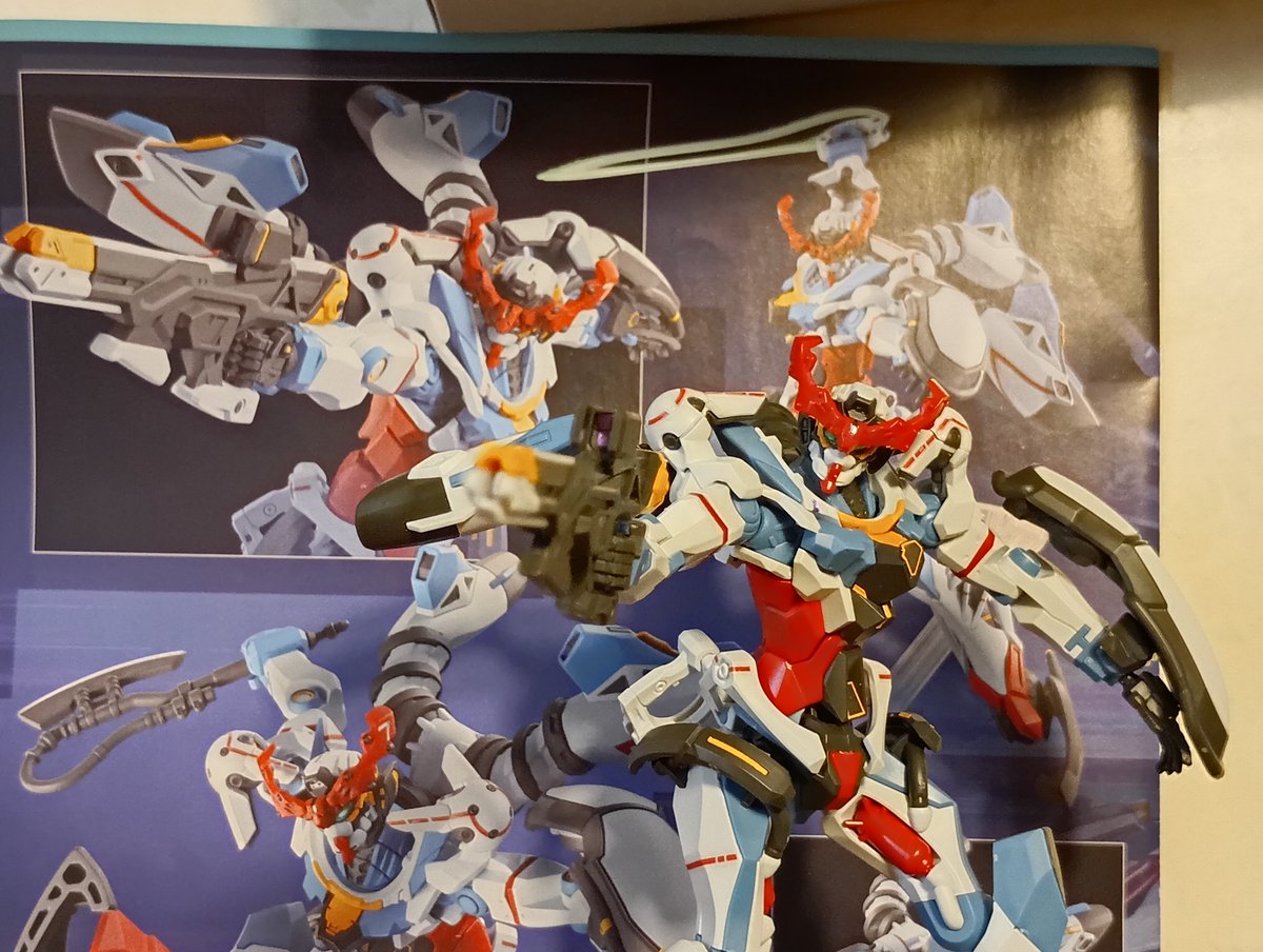 KamikazeZombi's tweet photo. 友達から譲ってもらったガンプラを一応完成
細かいシールは諦めた https://t.co/nK0Y50pxPz
