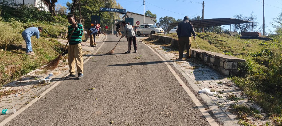CDagshai's tweet photo. Cleanliness drive Near Dining Hall Army Public School, Dagshai Cantt. under Special Campaign 6.
#SpecialCampaign6 #SHS2026 #SwachhataHiSeva2026
@PMOIndia
@DARPG_GoI
@SpokespersonMoD
@RakshaSampada
@pdde_wc https://t.co/ORyxoG8Ij7