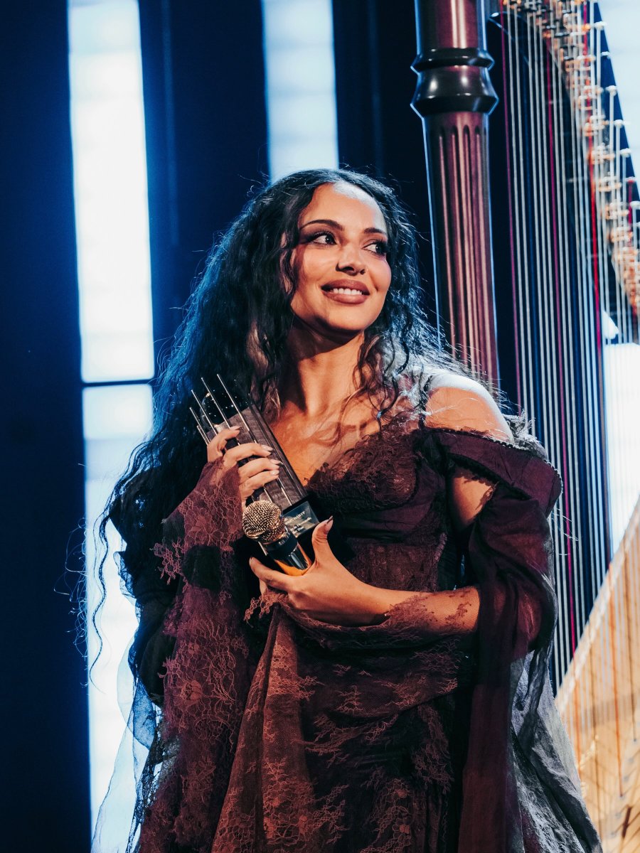 jadethirlwall's tweet photo. Magical evening at @MercuryPrize 💫 Thank you to the audience for the love and standing ovation!!! 😭 Such a full circle moment receiving an ovation on the stage I grew up watching my favourite artists on 🥹 Couldn’t be prouder to come from the North East. https://t.co/IPEScABL5l
