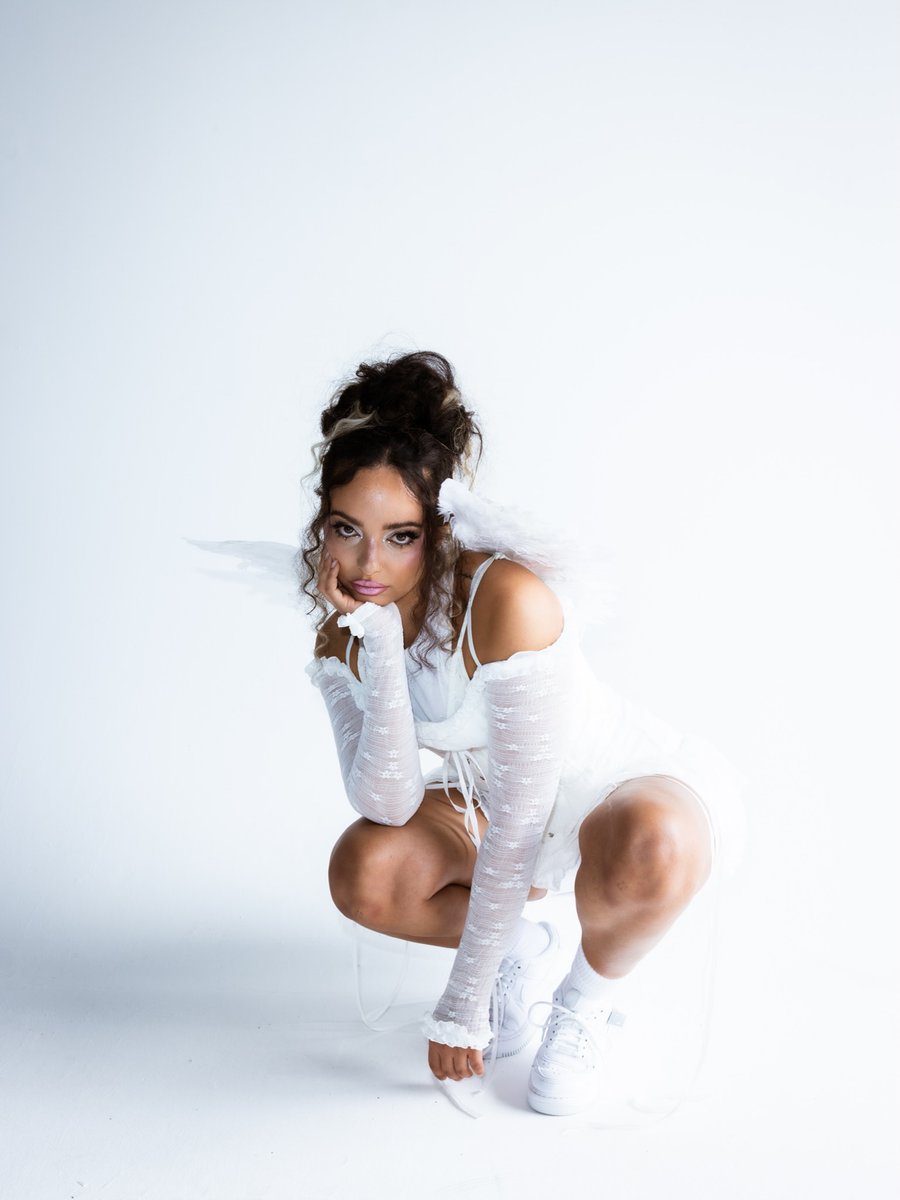 jadethirlwall's tweet photo. I’ve been so gobsmacked at everything that has happened in the last week. My first time ever entering the US and global spotify chart 🥹😭

I can’t thank you all enough for the support and love you’ve given to my debut single 😇🩵🙂‍↕️🪽✨

Angel Of My Dreams foreverrrrrr x https://t.co/hppGhpXGjv