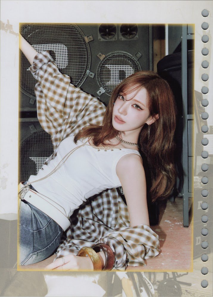 ivepics_'s tweet photo. [ALBUM SCAN] #LIZ LOOKS CAN KILL LOVED IVE ver.

© mnl96029017 https://t.co/P9OXHtrBIw