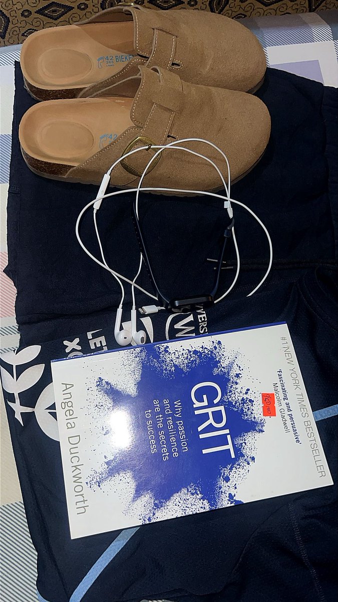 kwasieshun142's tweet photo. Stepping out to read books🤭❤️ https://t.co/fTDC6KIvvk