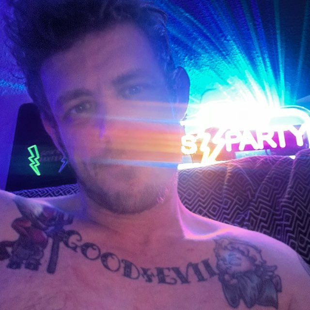 InfiniteSparkHQ's tweet photo. I see you sparkles https://t.co/7XiiDVTRut