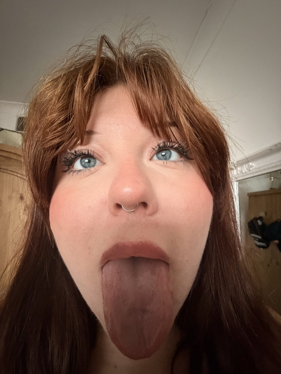 spookyhols's tweet photo. your local braindead bimbo https://t.co/2u27eTyD8N