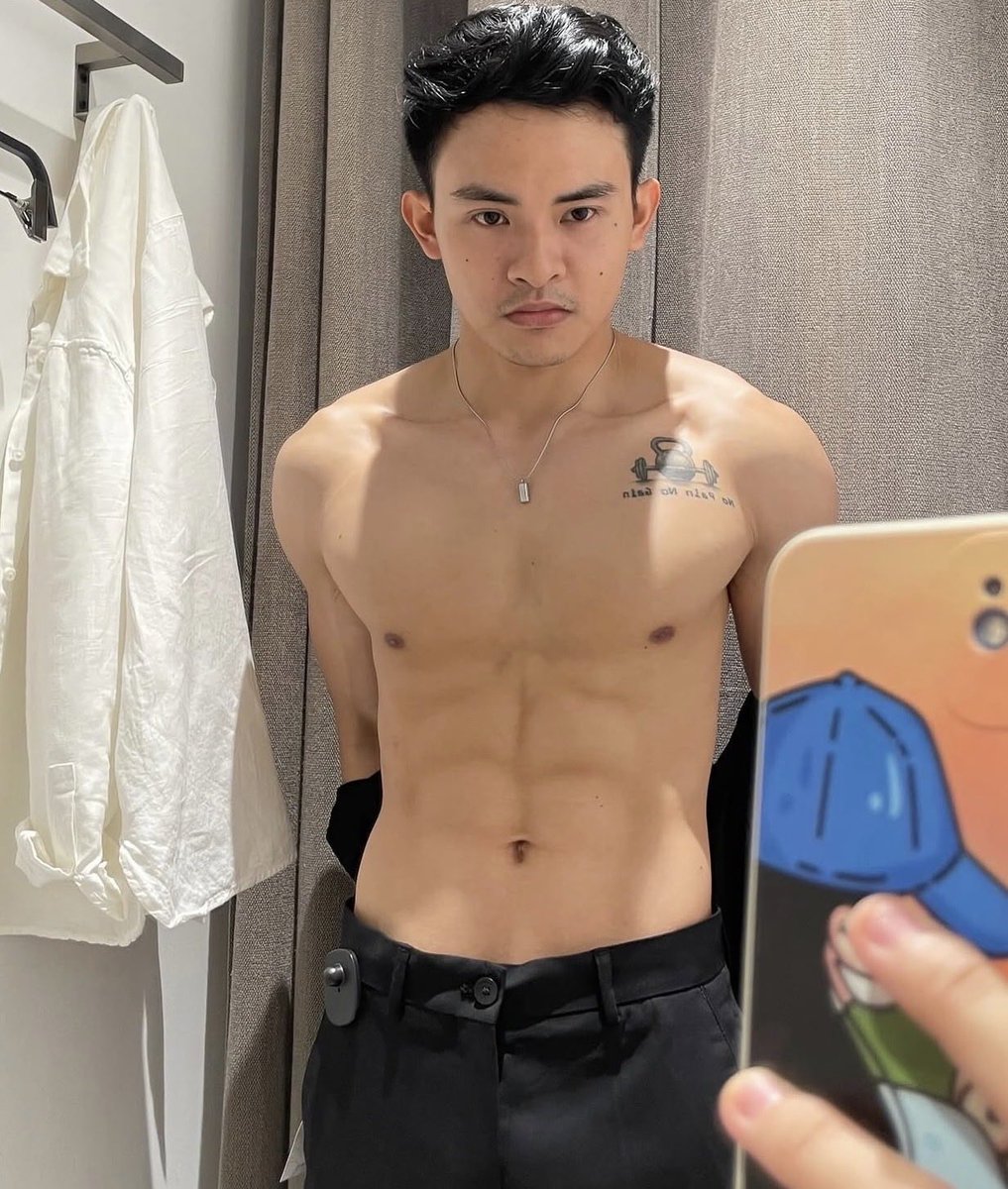 HANDSOMEHOyrm4's tweet photo. បុរសខ្មែរ សង្ហារស្អាតបានមួយចប់❤️ https://t.co/in1FEUmt2g