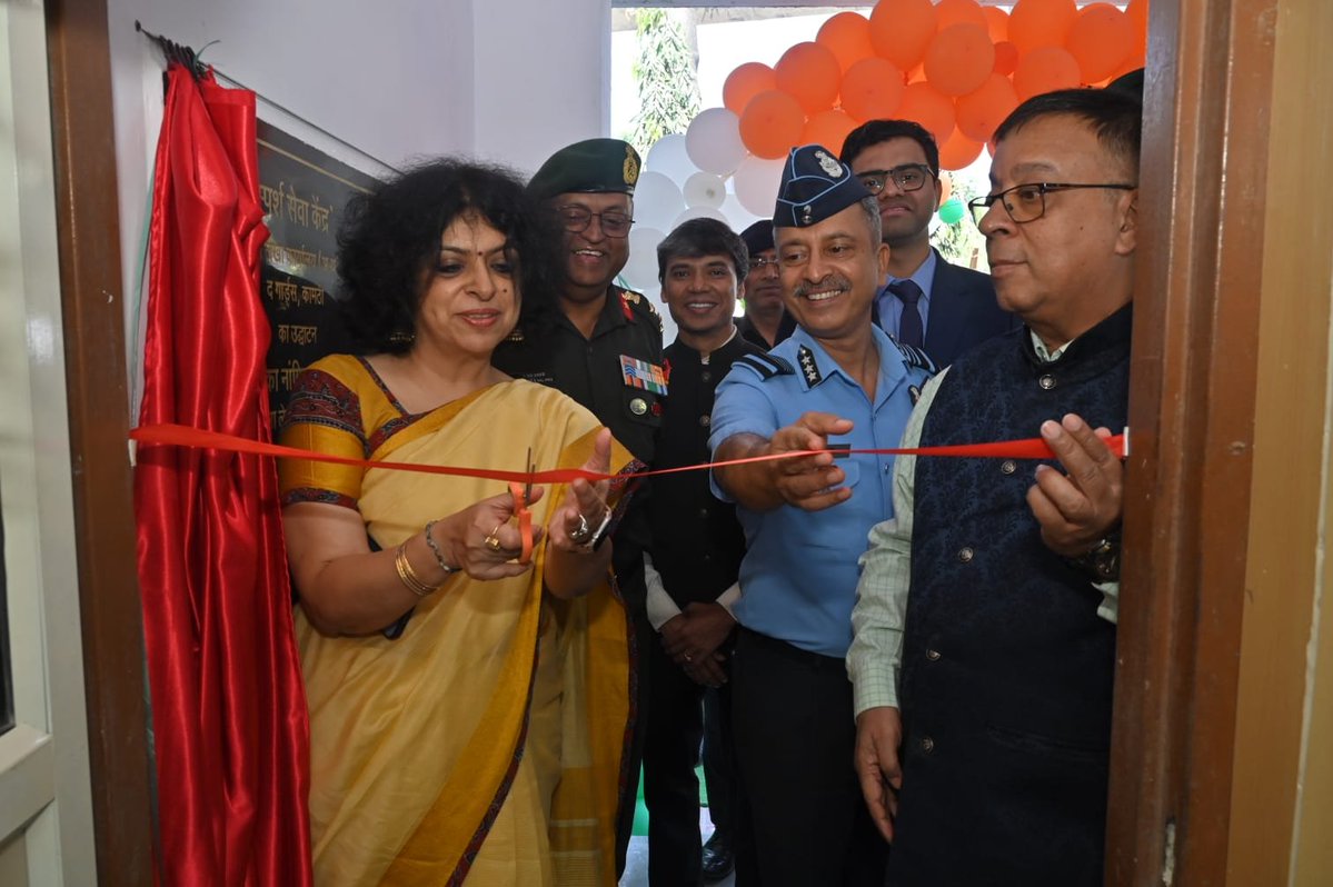 DefenceAccounts's tweet photo. CGDA Smt Alka Nangia Arora, IDAS @alkanangiaarora inaugurated #SPARSH Service Centre at PAO (ORs) The Guards, Kamptee today, in presence of PCDA @IaSouthern Shri Moloy C. Chakrabortty, IDAS and Air Marshal Ajay Kumar Pan, AVSM, VSM, SMSO. 

@SpokespersonMoD @PRODefPune https://t.co/YedeldC7NR