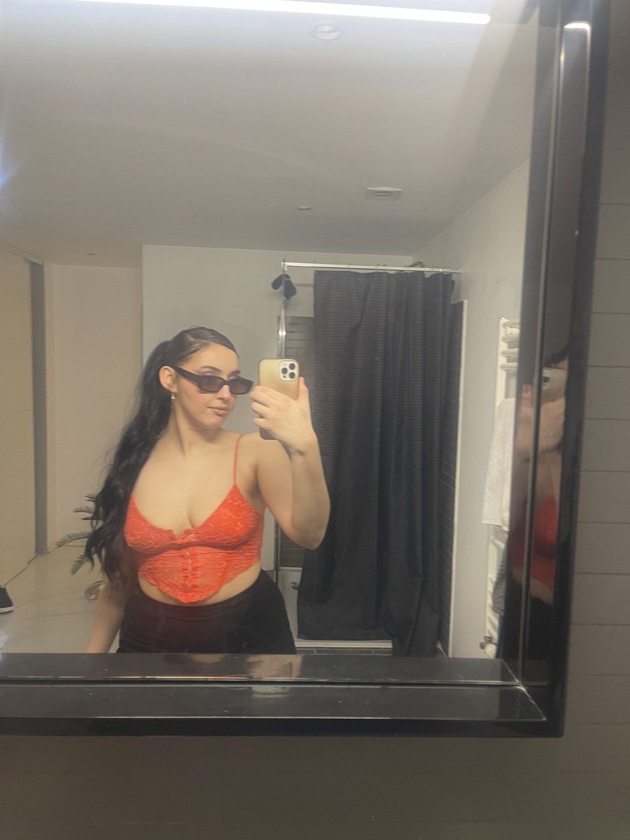 levenbeu03's tweet photo. Domme achterlijke nutteloze losers wie moet ik drainen vandaag? @KeizerinSarah 

Findom Paypig Femdom FindomBE Geldslaaf Finsub Moneyslave FindomNL Walletdrain FemdomBE FINDOM UK FINDOM USA FEMDOM UK FEMDOM USA https://t.co/WVOIuGeCWN