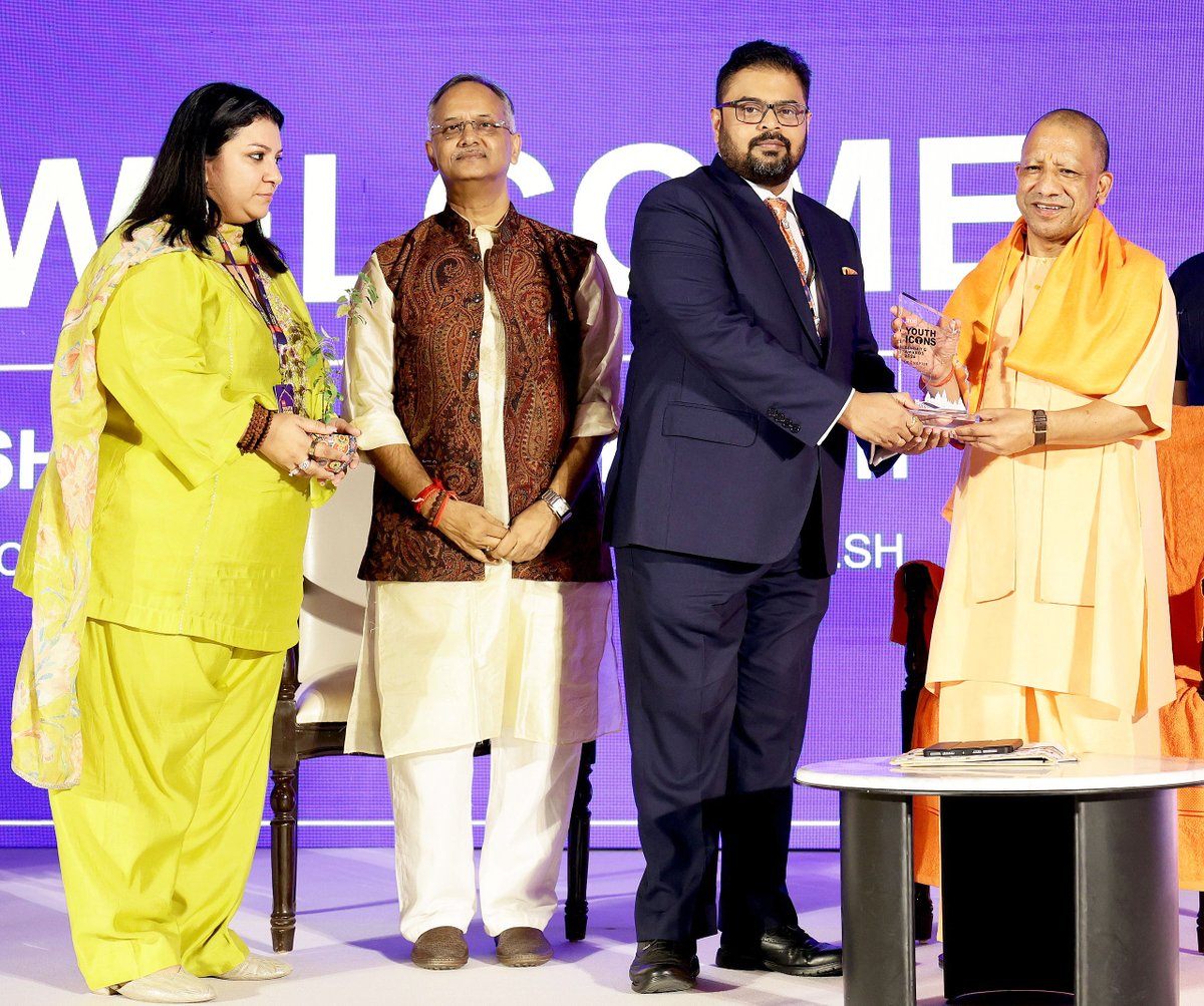 myogiadityanath's tweet photo. 'तब का यूपी, अब का यूपी' थीम पर @timesofindia द्वारा आज लखनऊ में आयोजित 'TOI Youth Icons Summit & Awards 2026 – UP Chapter' कार्यक्रम में सम्मिलित हुआ।

इस अवसर पर उत्तर प्रदेश के प्रतिभाशाली खिलाड़ियों तथा विभिन्न क्षेत्रों में उत्कृष्ट उपलब्धियां हासिल करने वाले युवाओं को 'टाइम्स ऑफ इंडिया यूथ आइकॉन अवॉर्ड्स' से सम्मानित किया।

जो प्रतिभाएं और आइकॉन कभी उपेक्षा के शिकार थे, आज 'नए उत्तर प्रदेश' में उन्हें अपनी प्रतिभा प्रदर्शित करने के अवसर मिल रहे हैं और विभिन्न मंचों पर सम्मान प्राप्त हो रहा है।

सभी सम्मानित Youth Icons को हार्दिक बधाई एवं Summit के प्रति मंगलमय शुभकामनाएं।