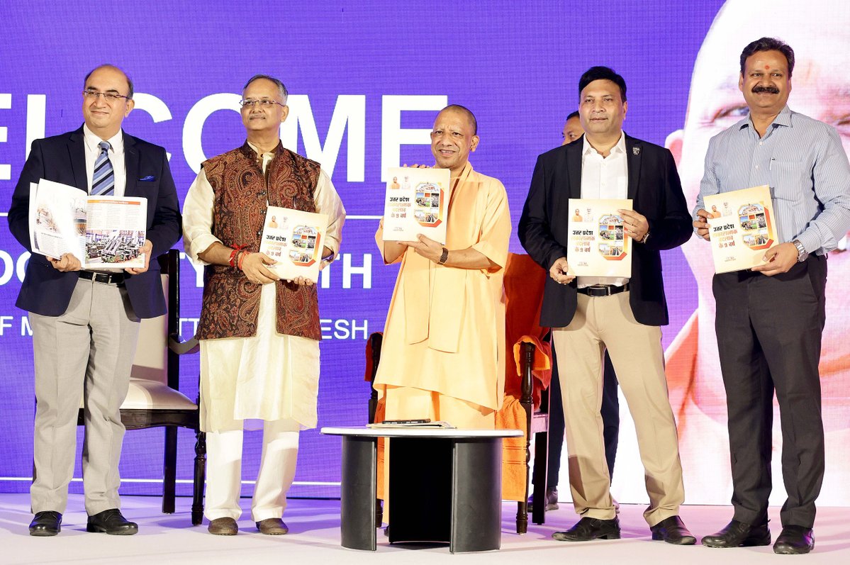 myogiadityanath's tweet photo. 'तब का यूपी, अब का यूपी' थीम पर @timesofindia द्वारा आज लखनऊ में आयोजित 'TOI Youth Icons Summit & Awards 2026 – UP Chapter' कार्यक्रम में सम्मिलित हुआ।

इस अवसर पर उत्तर प्रदेश के प्रतिभाशाली खिलाड़ियों तथा विभिन्न क्षेत्रों में उत्कृष्ट उपलब्धियां हासिल करने वाले युवाओं को 'टाइम्स ऑफ इंडिया यूथ आइकॉन अवॉर्ड्स' से सम्मानित किया।

जो प्रतिभाएं और आइकॉन कभी उपेक्षा के शिकार थे, आज 'नए उत्तर प्रदेश' में उन्हें अपनी प्रतिभा प्रदर्शित करने के अवसर मिल रहे हैं और विभिन्न मंचों पर सम्मान प्राप्त हो रहा है।

सभी सम्मानित Youth Icons को हार्दिक बधाई एवं Summit के प्रति मंगलमय शुभकामनाएं।