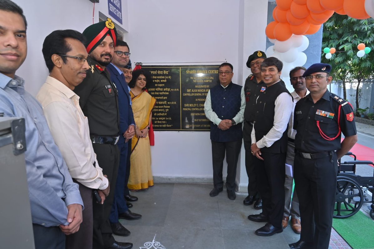 DefenceAccounts's tweet photo. CGDA Smt Alka Nangia Arora, IDAS @alkanangiaarora inaugurated #SPARSH Service Centre at PAO (ORs) The Guards, Kamptee today, in presence of PCDA @IaSouthern Shri Moloy C. Chakrabortty, IDAS and Air Marshal Ajay Kumar Pan, AVSM, VSM, SMSO. 

@SpokespersonMoD @PRODefPune https://t.co/YedeldC7NR