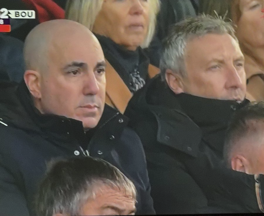 MUtdPhilosophy's tweet photo. 🗒️ The majority of the fanbase are #HoweOut before even he comes in and our board thinks it is a good idea to still ignore the fanbase and brief that Howe is the favourite and Nagelsmann is not gonna get the job. The definition of a dictatorship.

#MUFC #BoycottUnited #GlazersAndIneosOut