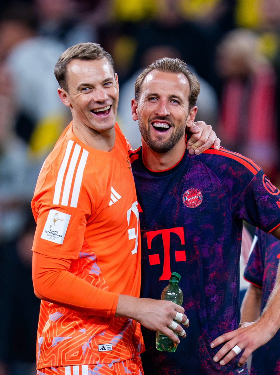 StakeFootball's tweet photo. 🚨🚨🗣️| Manuel Neuer to Harry Kane: “So well deserved, Harry Kane 👑👏 Time to come back home and score some more goals! 😉🔴⚪️”

[@iMiaSanMia] https://t.co/57O8Jwsbs7