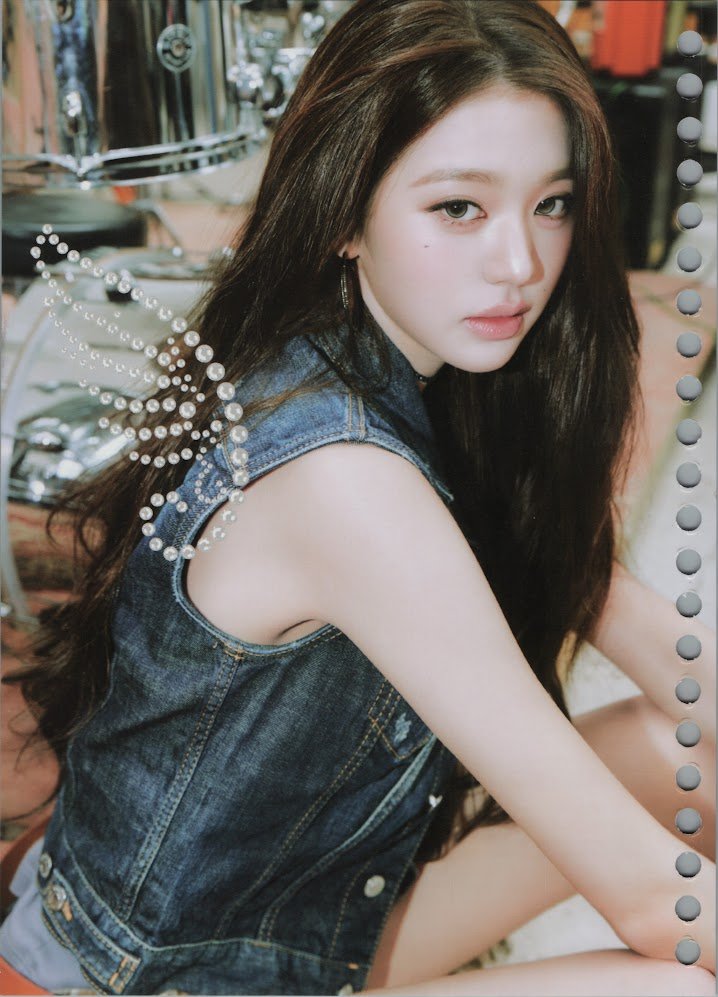 ivepics_'s tweet photo. [ALBUM SCAN] #JANGWONYOUNG LOOKS CAN KILL LOVED IVE ver.  

© mnl96029017 https://t.co/0w04ZzCVvU