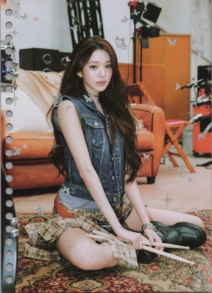 ivepics_'s tweet photo. [ALBUM SCAN] #JANGWONYOUNG LOOKS CAN KILL LOVED IVE ver.  

© mnl96029017 https://t.co/0w04ZzCVvU